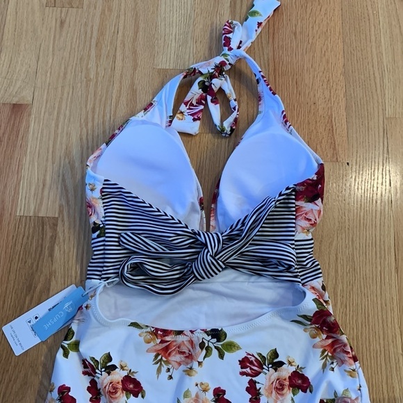 NWT Cupshe One Piece Floral Halter Swimsuit | Size XL - Picture 5 of 5